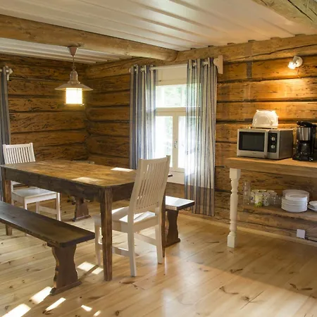 Puhketalu - Casa de Campo Mändjala